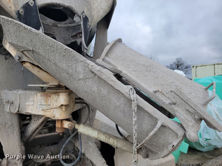 image for item JE9999 2004 Kenworth T800  ready mix truck