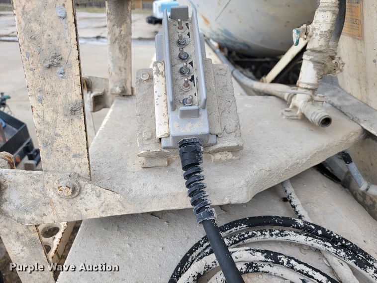 image for item JE9999 2004 Kenworth T800  ready mix truck