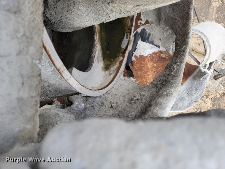 image for item JE9999 2004 Kenworth T800  ready mix truck