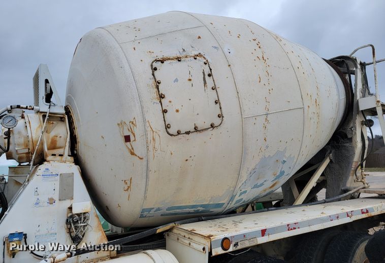 image for item JE9999 2004 Kenworth T800  ready mix truck