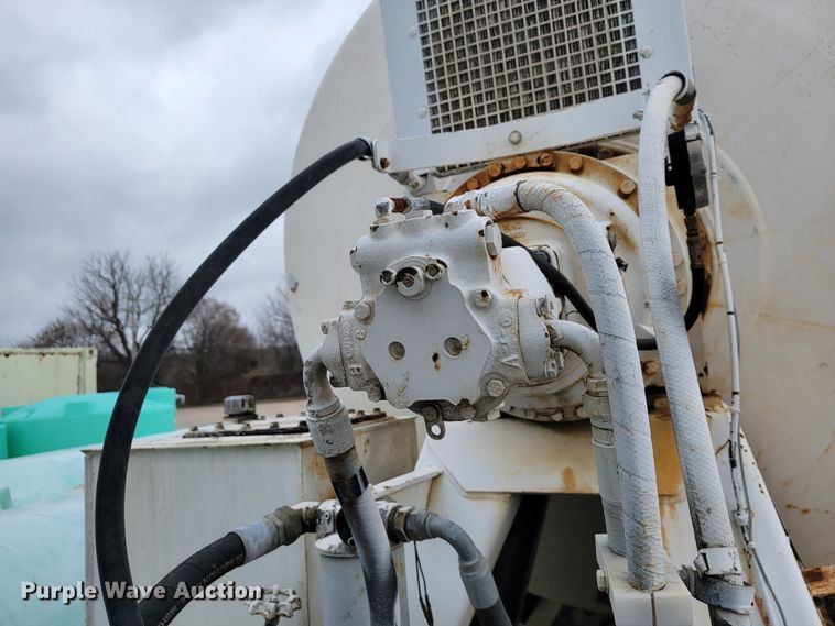 image for item JE9999 2004 Kenworth T800  ready mix truck