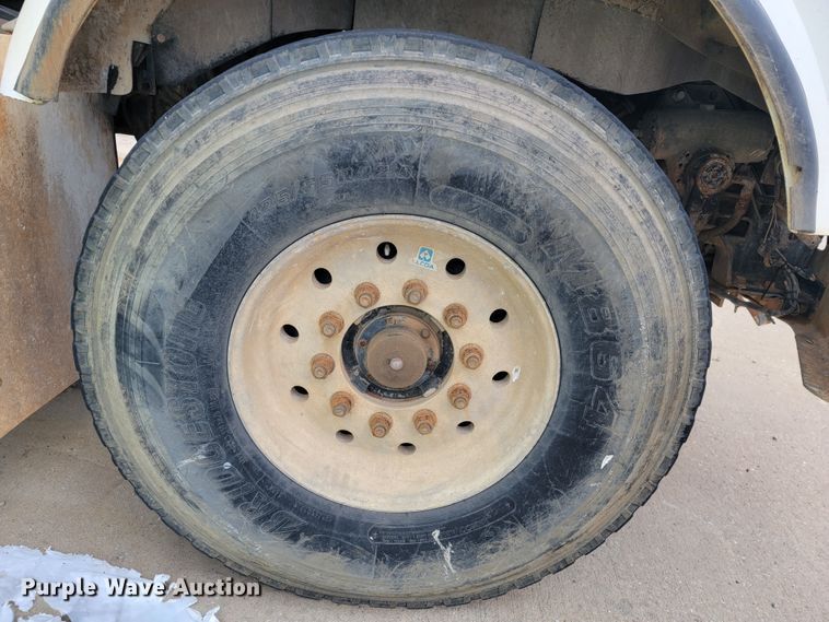 image for item JE9999 2004 Kenworth T800  ready mix truck