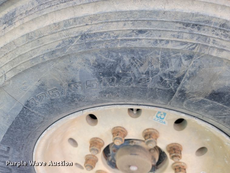 image for item JE9999 2004 Kenworth T800  ready mix truck