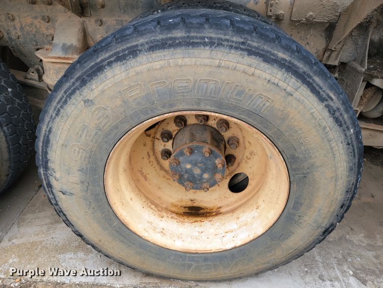 image for item JE9999 2004 Kenworth T800  ready mix truck