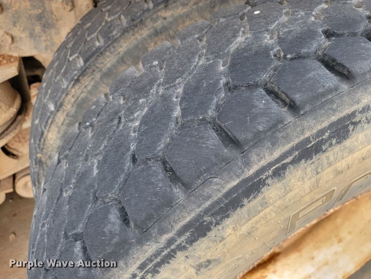 image for item JE9999 2004 Kenworth T800  ready mix truck