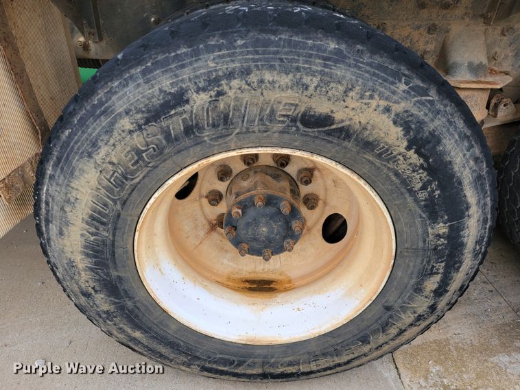 image for item JE9999 2004 Kenworth T800  ready mix truck