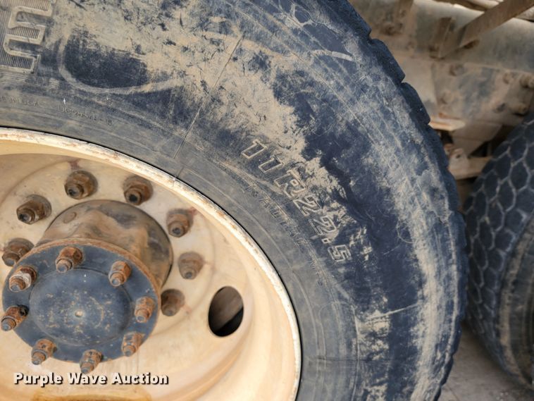 image for item JE9999 2004 Kenworth T800  ready mix truck