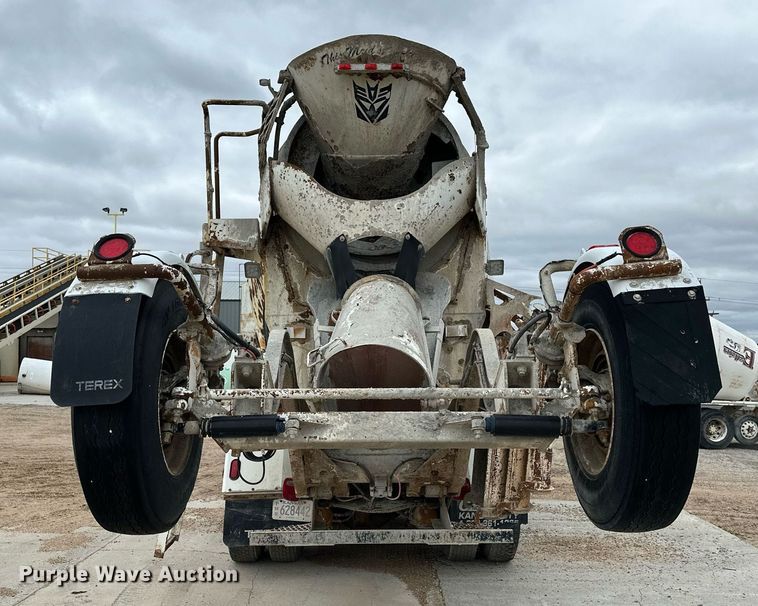 image for item KL9203 2007 Peterbilt 357  ready mix truck