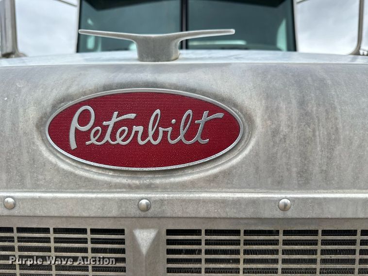 image for item KL9203 2007 Peterbilt 357  ready mix truck