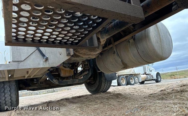 image for item KL9203 2007 Peterbilt 357  ready mix truck