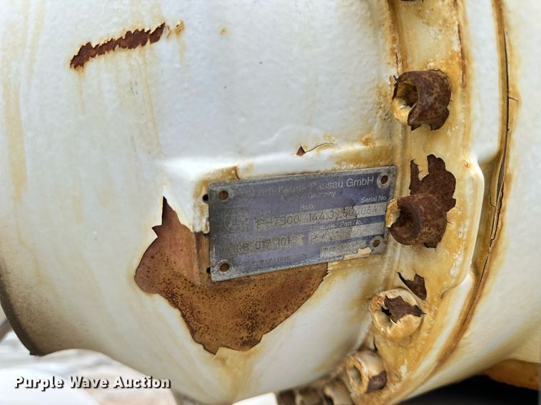 image for item KL9203 2007 Peterbilt 357  ready mix truck