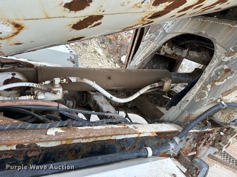 image for item KL9203 2007 Peterbilt 357  ready mix truck