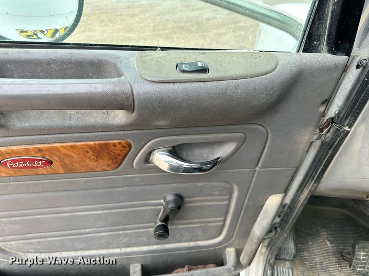 image for item KL9203 2007 Peterbilt 357  ready mix truck