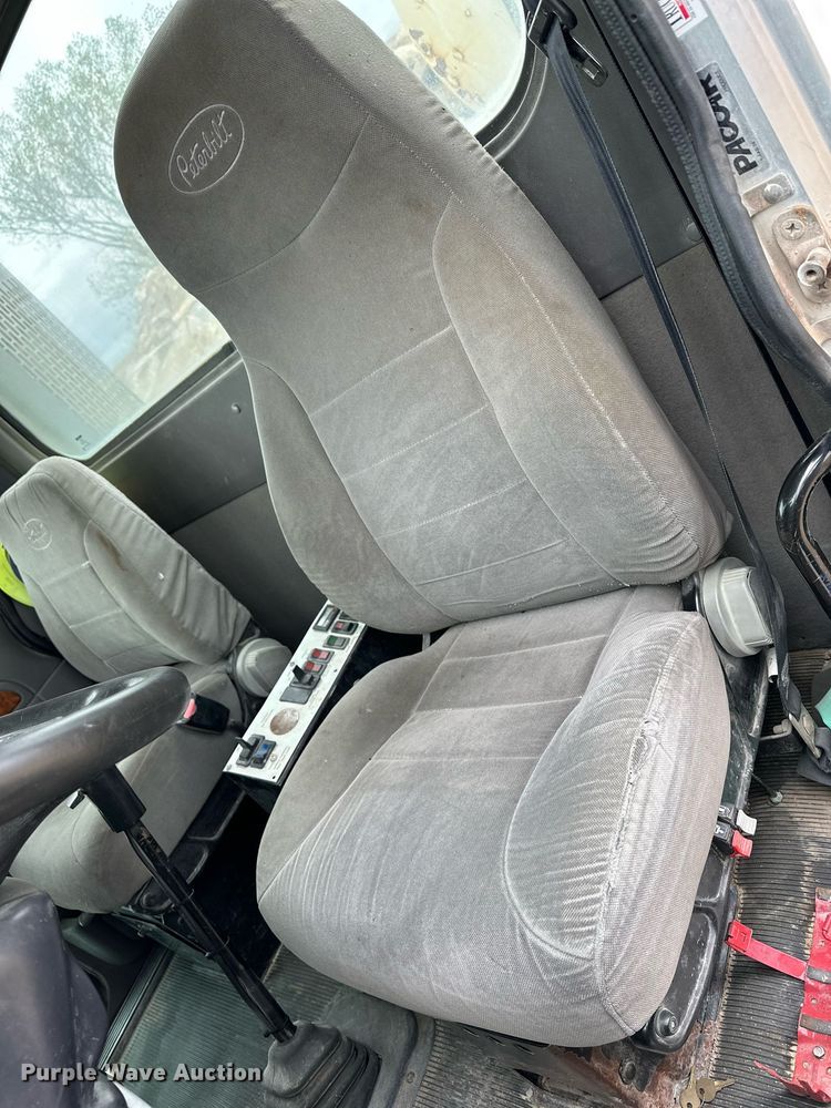 image for item KL9203 2007 Peterbilt 357  ready mix truck