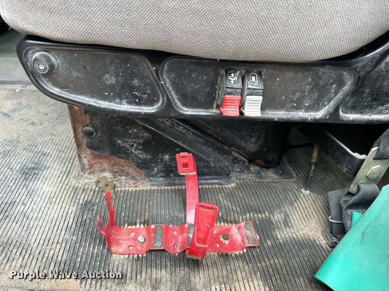 image for item KL9203 2007 Peterbilt 357  ready mix truck