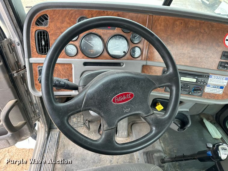 image for item KL9203 2007 Peterbilt 357  ready mix truck