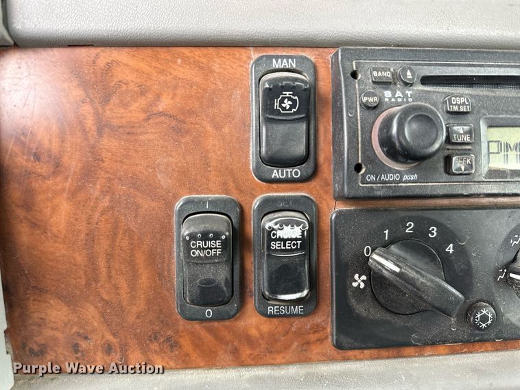 image for item KL9203 2007 Peterbilt 357  ready mix truck