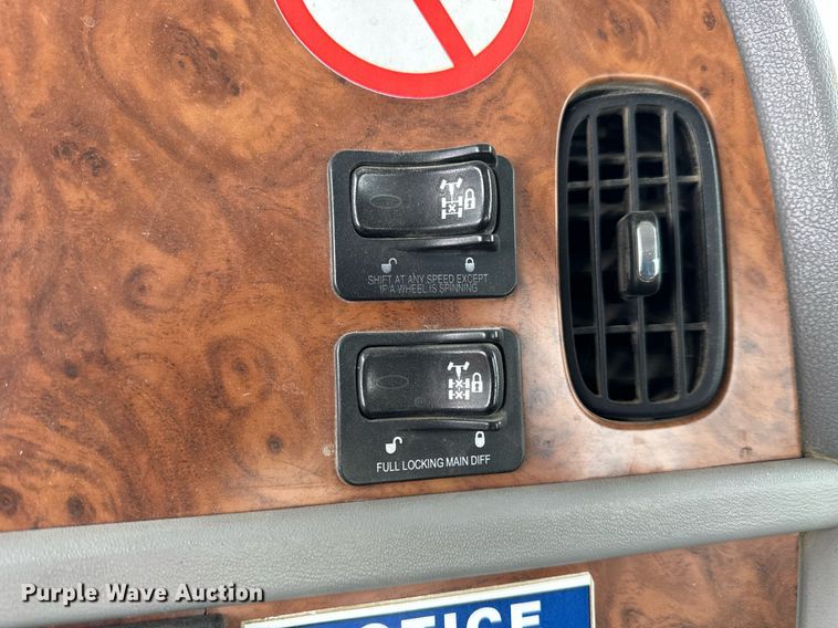 image for item KL9203 2007 Peterbilt 357  ready mix truck