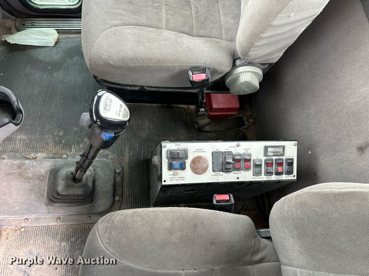 image for item KL9203 2007 Peterbilt 357  ready mix truck