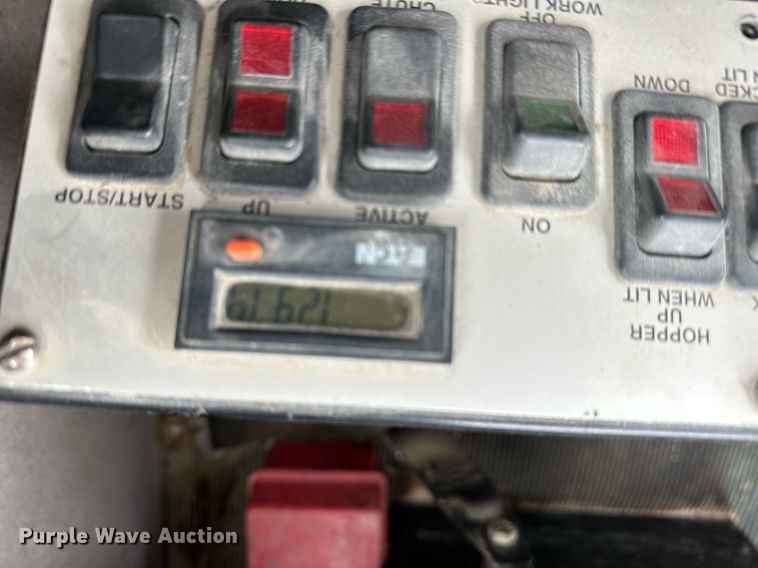 image for item KL9203 2007 Peterbilt 357  ready mix truck