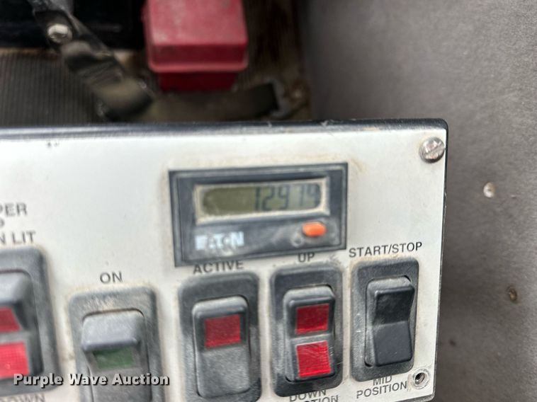 image for item KL9203 2007 Peterbilt 357  ready mix truck