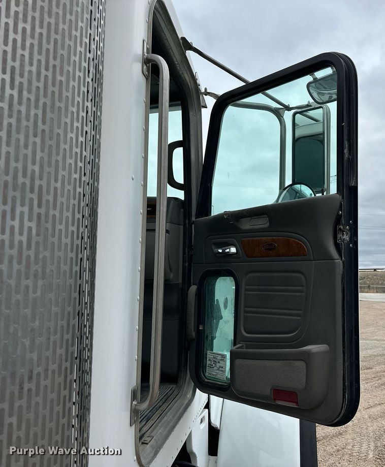 image for item KL9203 2007 Peterbilt 357  ready mix truck