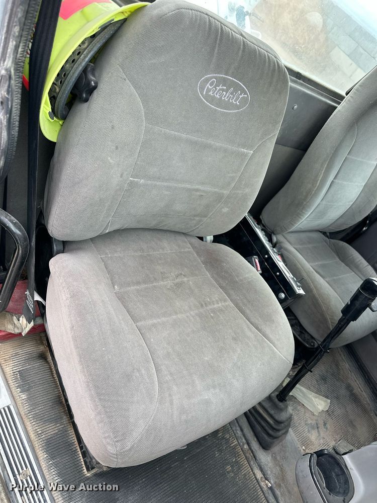 image for item KL9203 2007 Peterbilt 357  ready mix truck