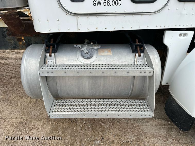 image for item KL9203 2007 Peterbilt 357  ready mix truck