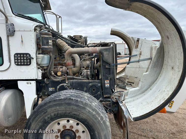 image for item KL9203 2007 Peterbilt 357  ready mix truck