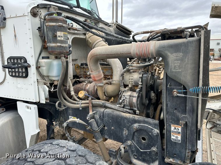 image for item KL9203 2007 Peterbilt 357  ready mix truck