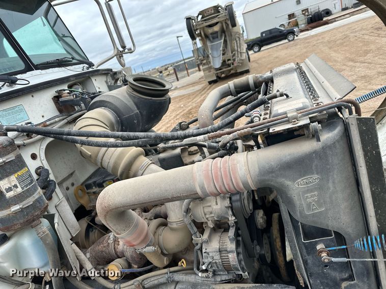 image for item KL9203 2007 Peterbilt 357  ready mix truck