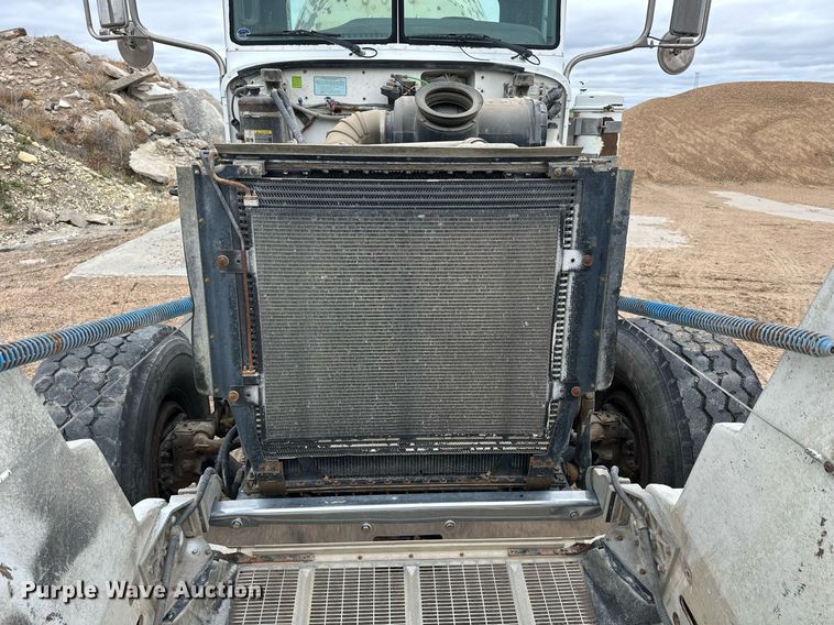 image for item KL9203 2007 Peterbilt 357  ready mix truck