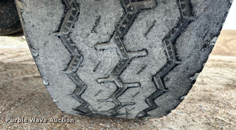 image for item KL9203 2007 Peterbilt 357  ready mix truck