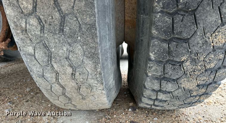 image for item KL9203 2007 Peterbilt 357  ready mix truck