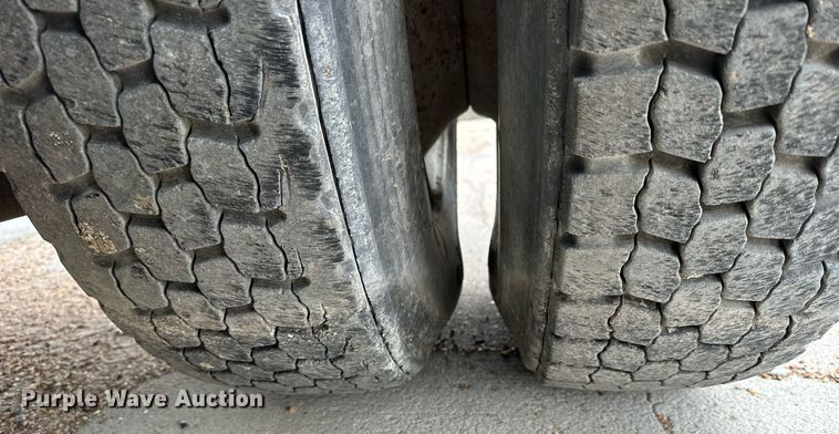 image for item KL9203 2007 Peterbilt 357  ready mix truck