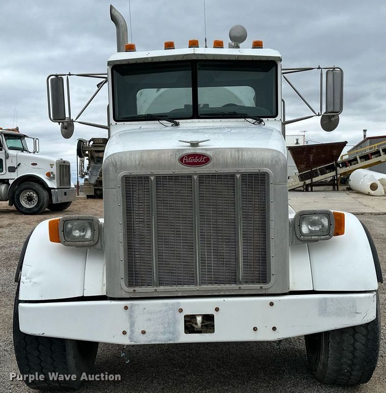 image for item KL9204 2004 Peterbilt 357  ready mix truck