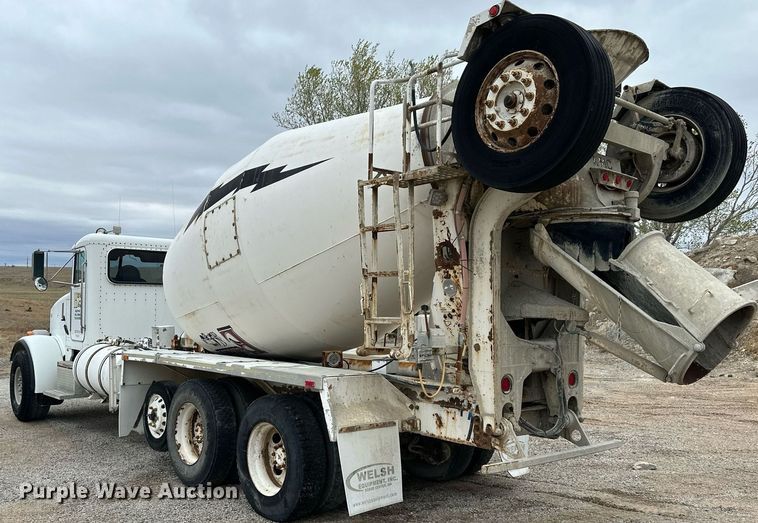 image for item KL9204 2004 Peterbilt 357  ready mix truck