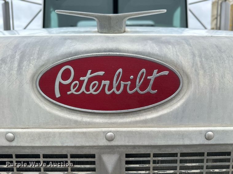 image for item KL9204 2004 Peterbilt 357  ready mix truck