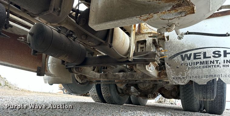 image for item KL9204 2004 Peterbilt 357  ready mix truck