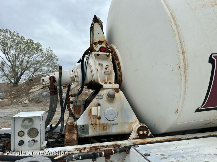 image for item KL9204 2004 Peterbilt 357  ready mix truck