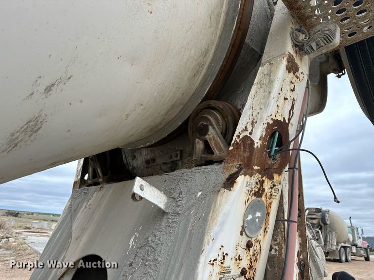 image for item KL9204 2004 Peterbilt 357  ready mix truck