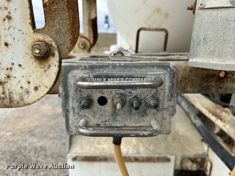 image for item KL9204 2004 Peterbilt 357  ready mix truck