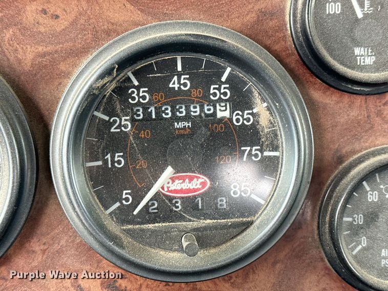 image for item KL9204 2004 Peterbilt 357  ready mix truck