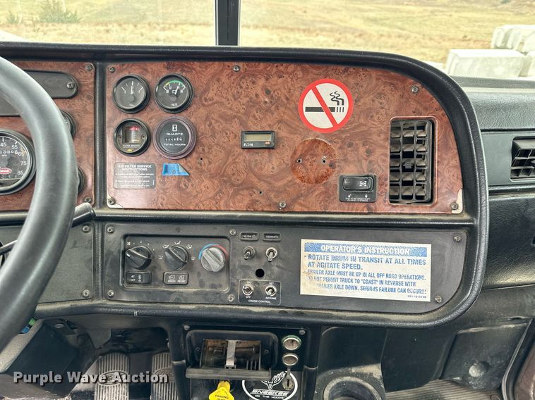 image for item KL9204 2004 Peterbilt 357  ready mix truck