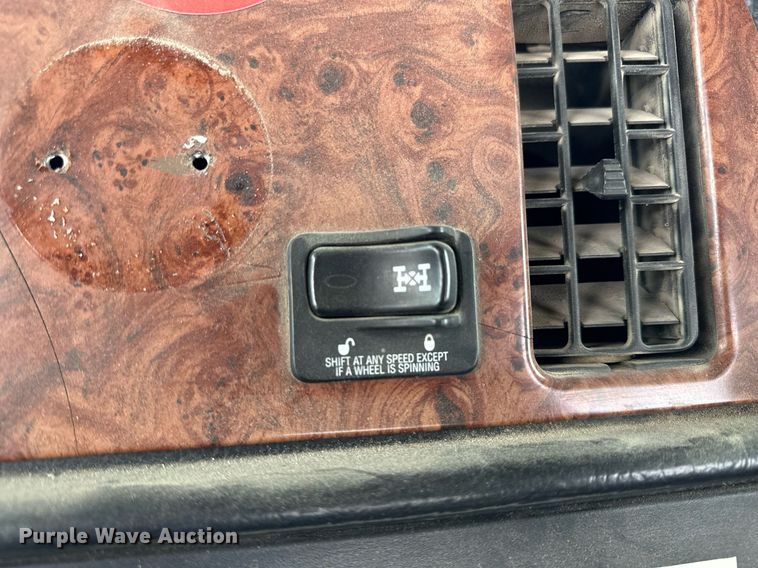 image for item KL9204 2004 Peterbilt 357  ready mix truck