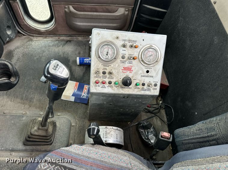 image for item KL9204 2004 Peterbilt 357  ready mix truck