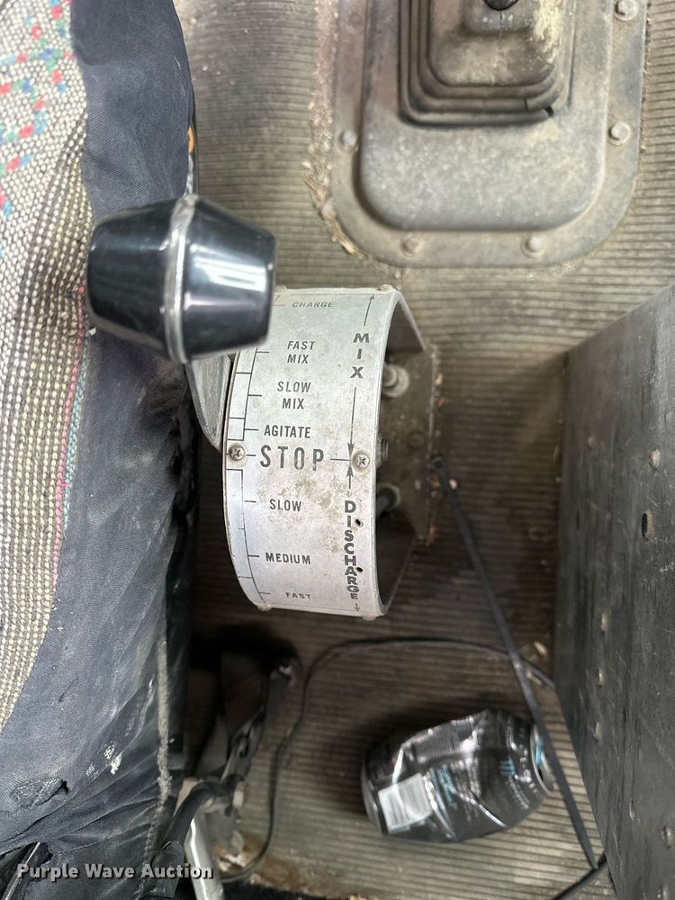 image for item KL9204 2004 Peterbilt 357  ready mix truck