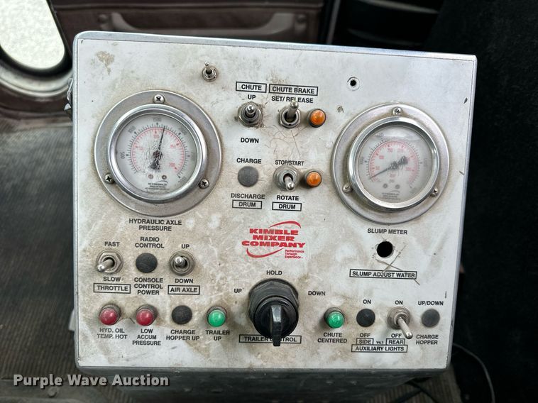 image for item KL9204 2004 Peterbilt 357  ready mix truck