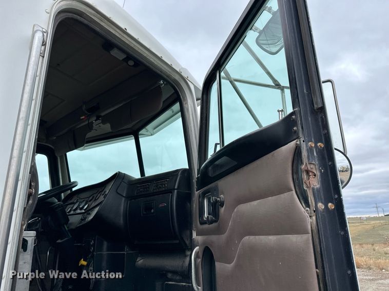 image for item KL9204 2004 Peterbilt 357  ready mix truck