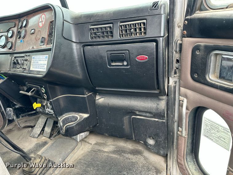 image for item KL9204 2004 Peterbilt 357  ready mix truck